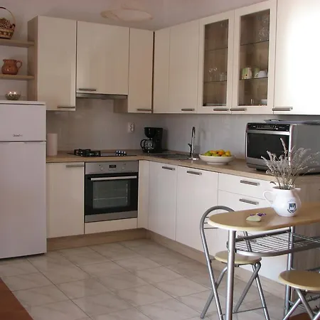 Apartment Tina *
